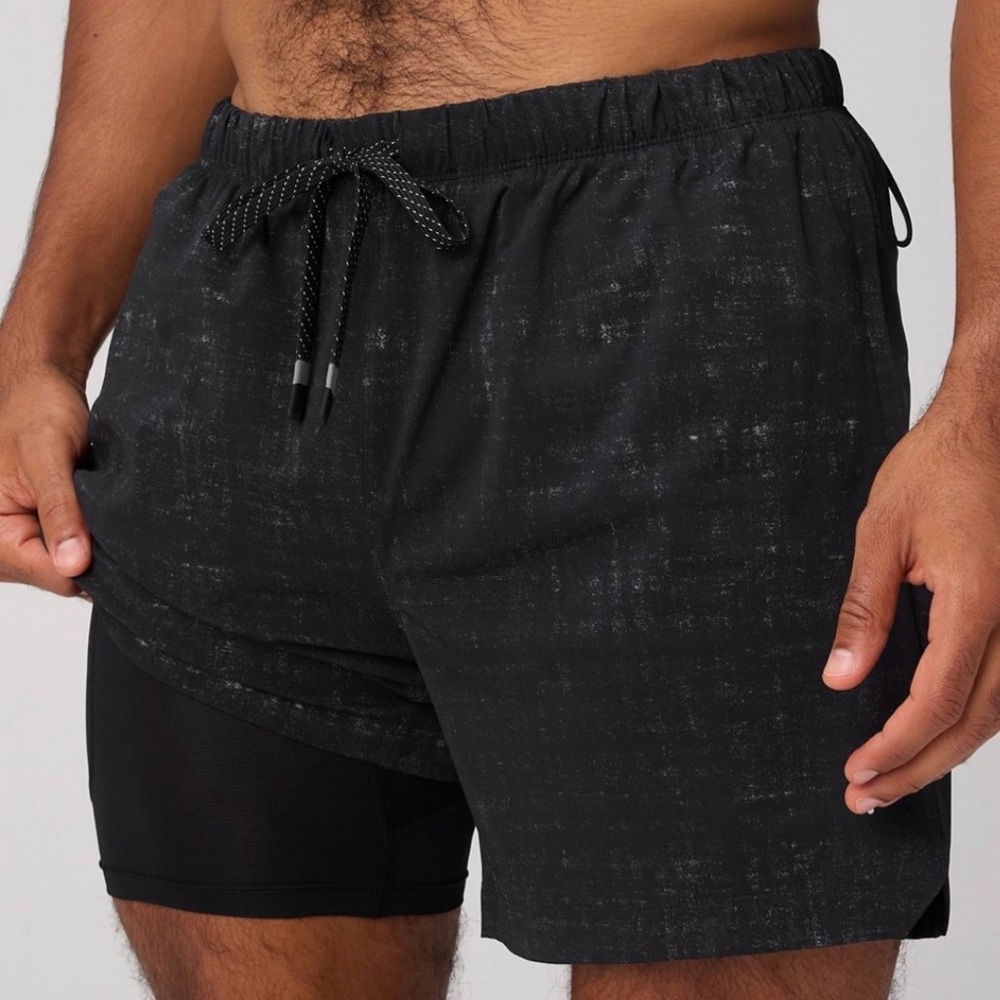 NWT, Fabletics The One Short Lined 7inch, Black Worn in Plaid, L, B82